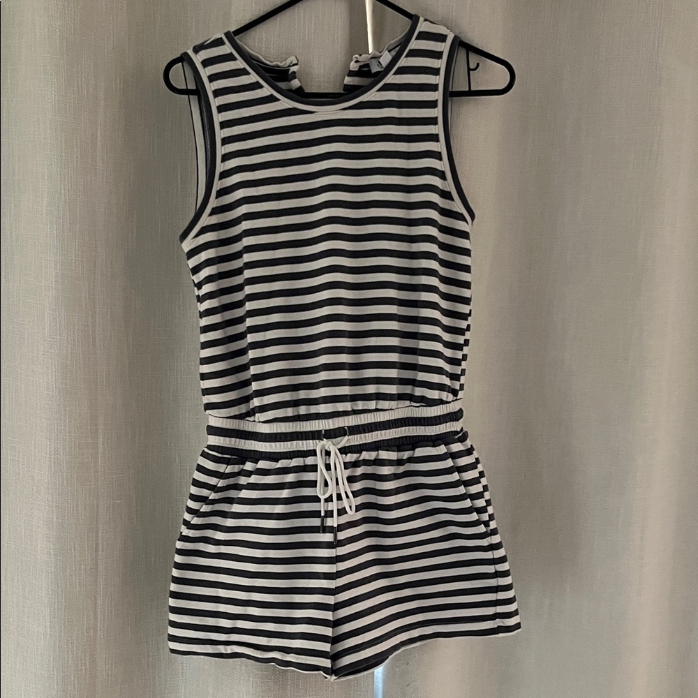 Evereve Gray and White Striped Romper